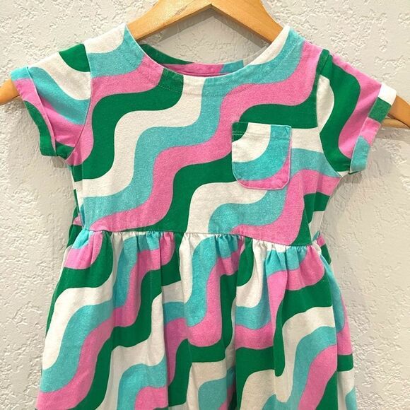Mini Boden Fun Jersey Dress in Sapling Green Wave Size 5 - 6 Years - Picture 3 of 12